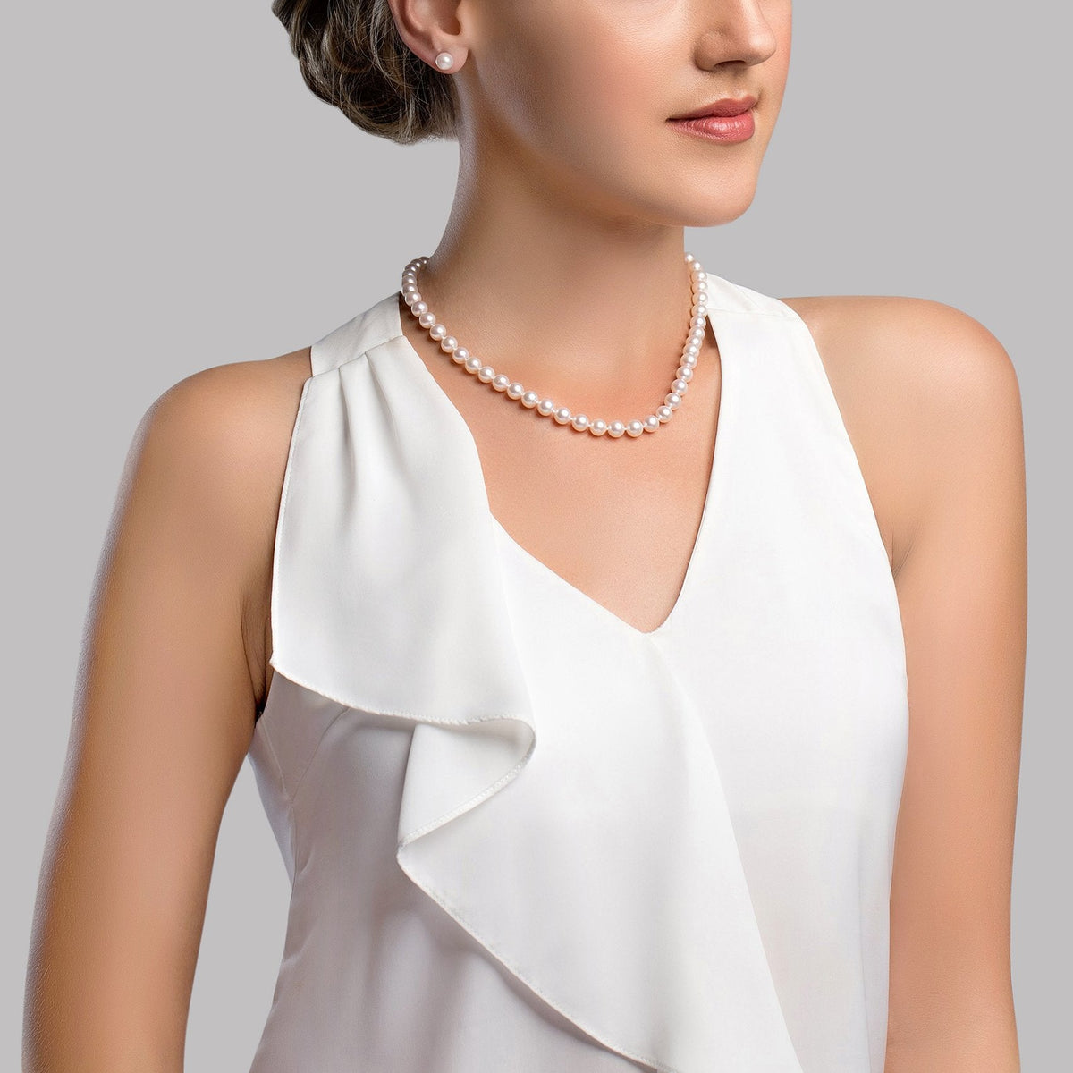 Elegant White Akoya Pearl Necklace – 9.0–11.0 mm